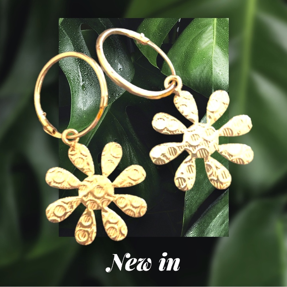⭐️COPY - New gold plated loop hoop sunflower dangle earrings! - Picture 2 of 8